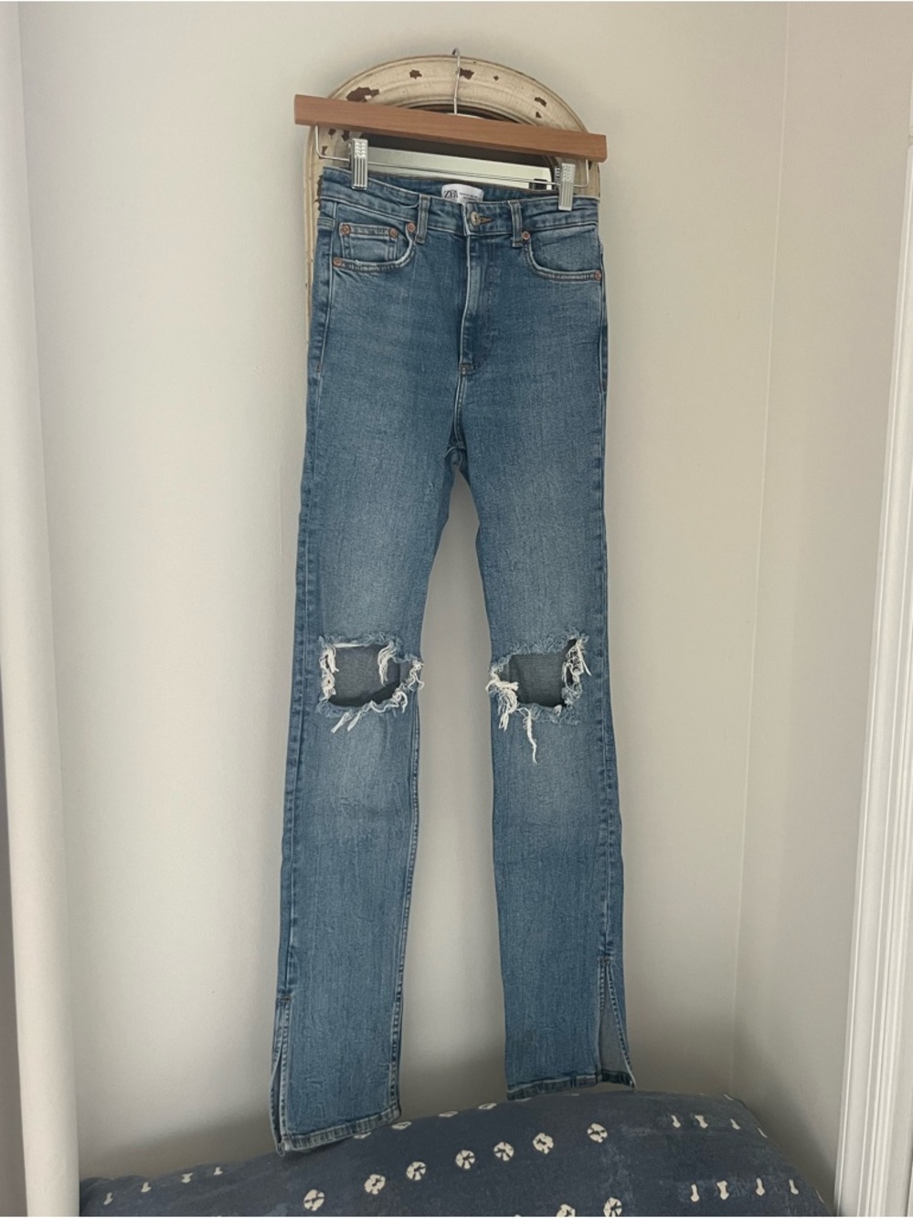 Zara Distressed Knee Straight Jeans